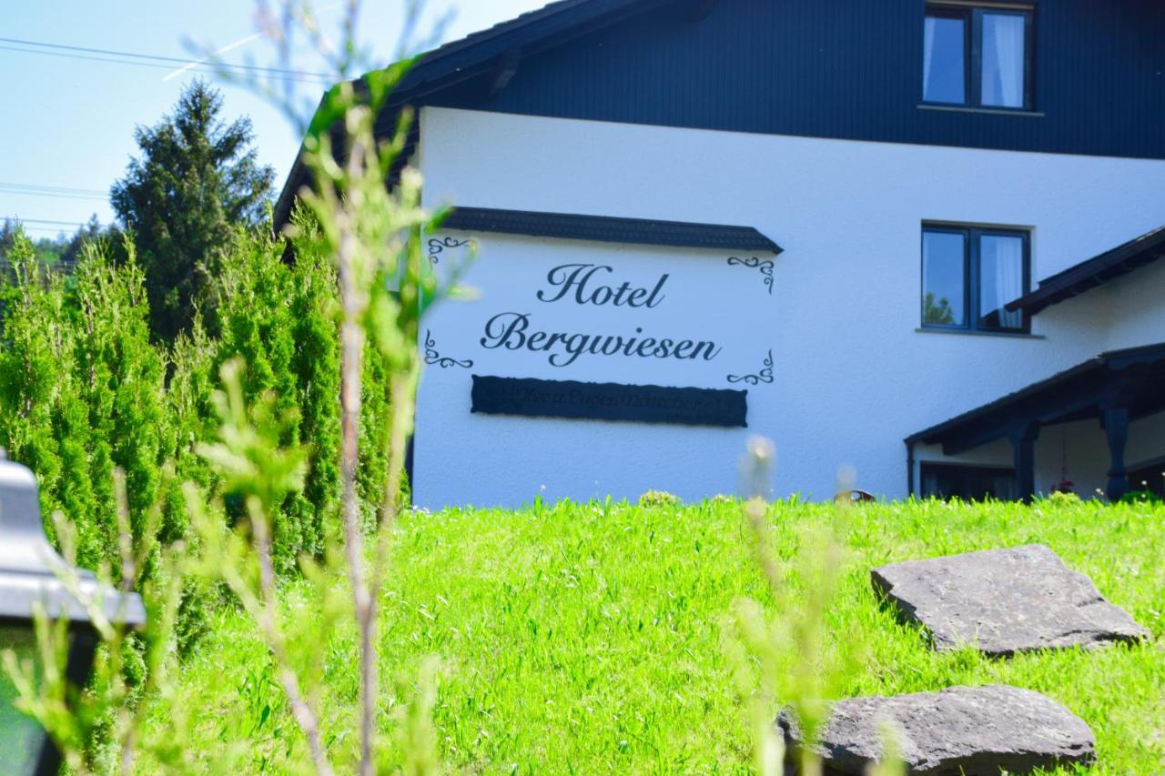 Hotel Bergwiesen - Zimmer Mit Balkon Oder Terasse Lohr am Main ภายนอก รูปภาพ