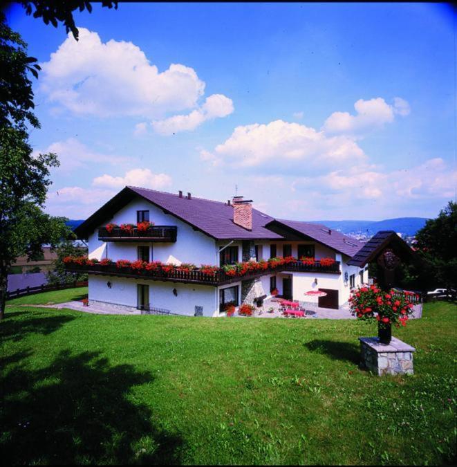Hotel Bergwiesen - Zimmer Mit Balkon Oder Terasse Lohr am Main ภายนอก รูปภาพ