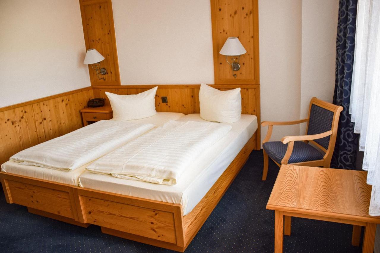Hotel Bergwiesen - Zimmer Mit Balkon Oder Terasse Lohr am Main ภายนอก รูปภาพ
