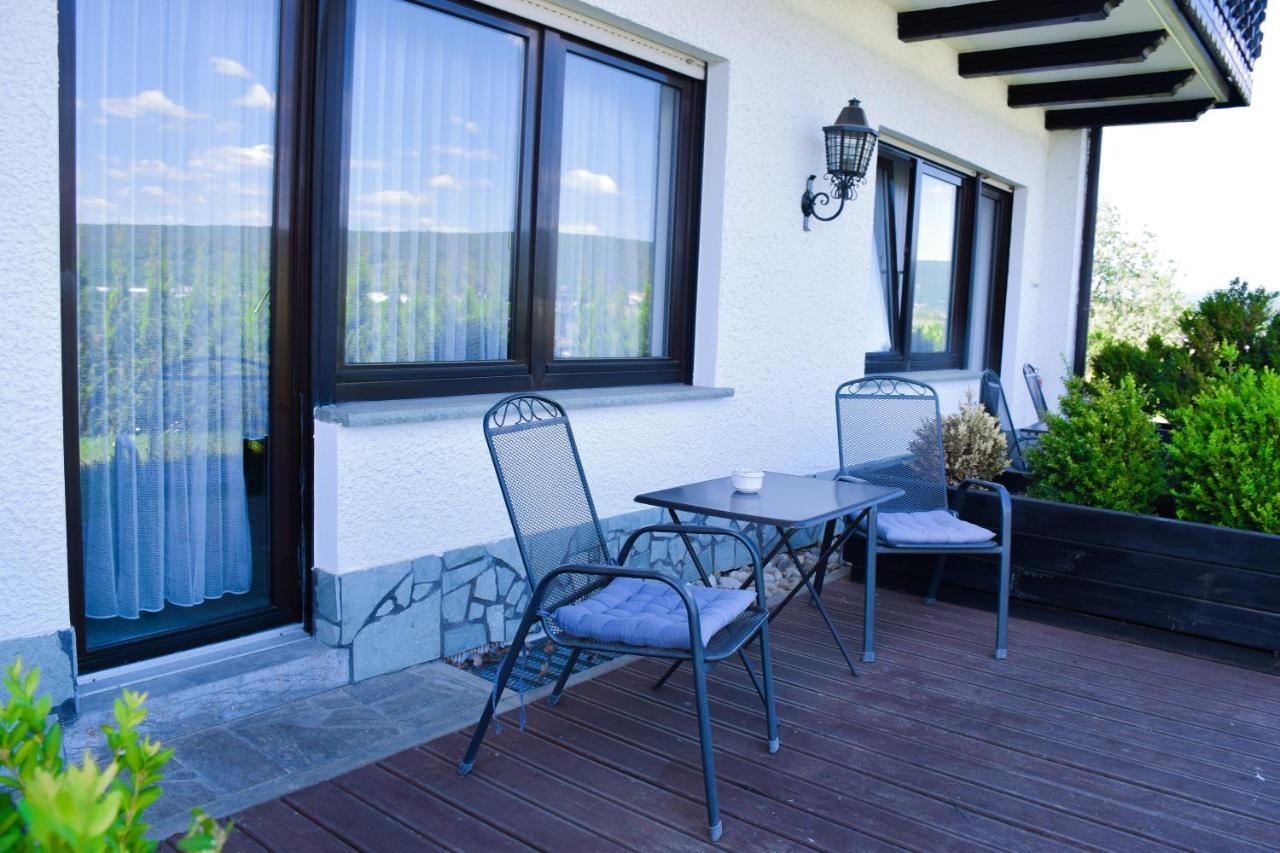 Hotel Bergwiesen - Zimmer Mit Balkon Oder Terasse Lohr am Main ภายนอก รูปภาพ