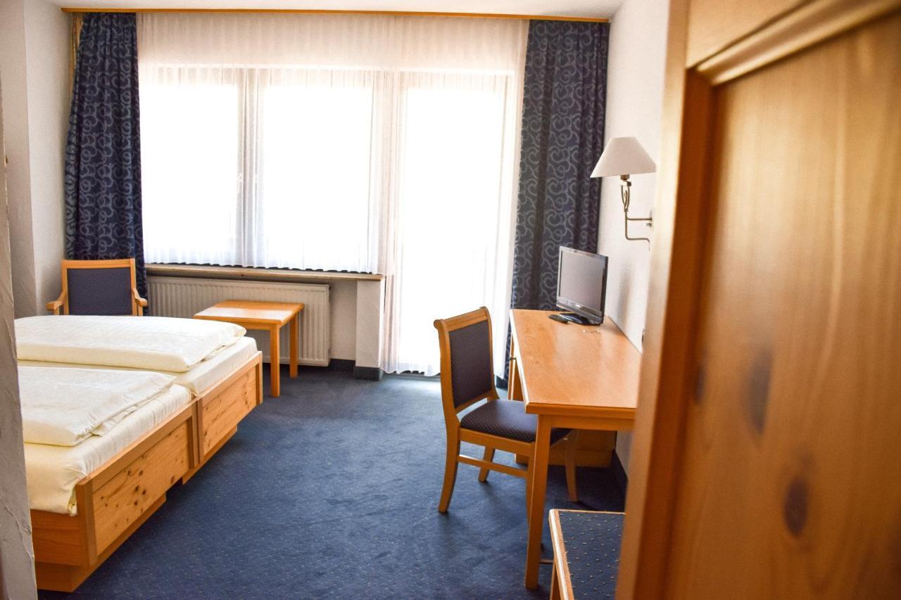 Hotel Bergwiesen - Zimmer Mit Balkon Oder Terasse Lohr am Main ภายนอก รูปภาพ